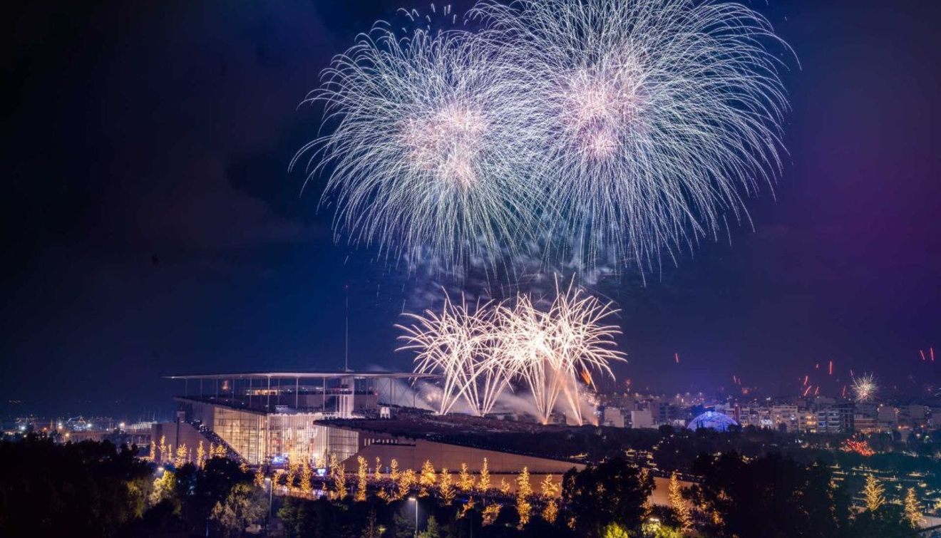 Πρωτοχρονιά στο ΚΠΙΣΝ και βόλτες στα 80 φωτισμένα πλατάνια του