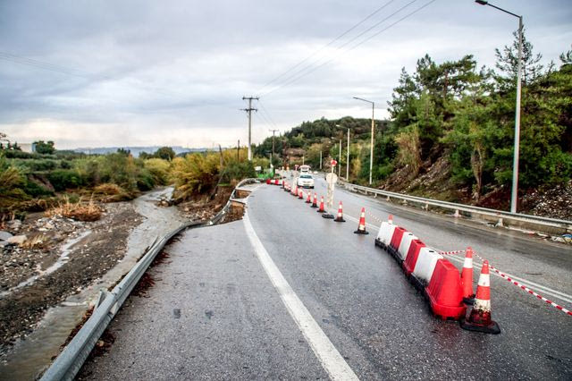 Καταστροφές στην Ρόδο από την κακοκαιρία "Bora"