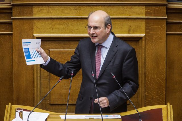 Χατζηδάκης: “Μακριά από λαϊκισμό ανεβάζουμε την Ελλάδα ψηλότερα”