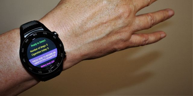 Η πειραματική εφαρμογή για smartwatch που βοηθά στη διακοπή του καπνίσματος