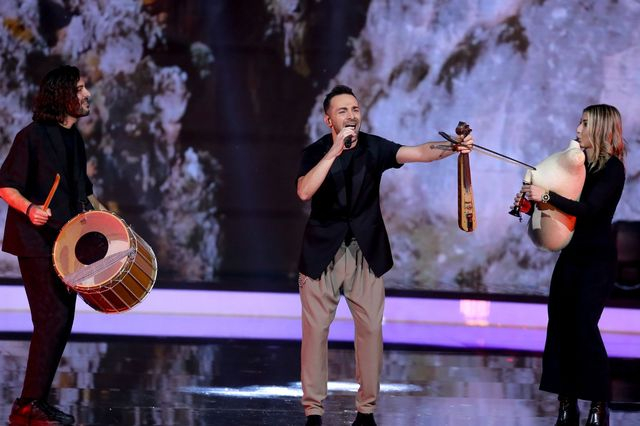 Eurovision 2025: Η εμφάνιση του Κώστα Αγέρη με το “Γη μου” στον Εθνικό Τελικό