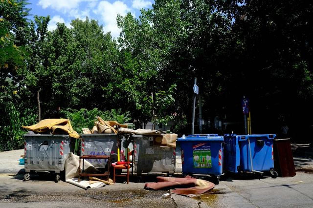 Τι συμβαίνει με τα σκουπίδια στην Αθήνα;