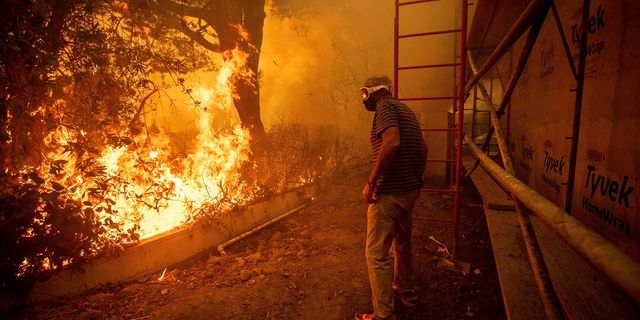 Λος Άντζελες: Σε κατάσταση έκτακτης ανάγκης λόγω της φωτιάς – Μαζικές εκκενώσεις