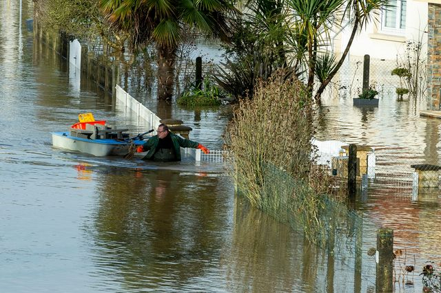 Σοβαρές πλημμύρες στη δυτική Γαλλία – “Δεν έχουμε ξαναδεί κάτι τέτοιo”