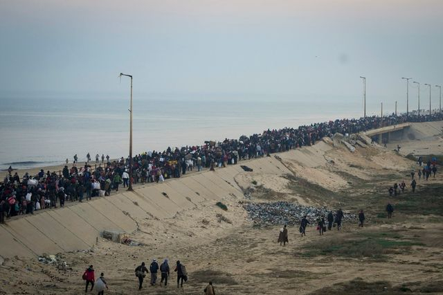 Επιστρέφουν οι εκτοπισμένοι Παλαιστίνιοι στη βόρεια Γάζα