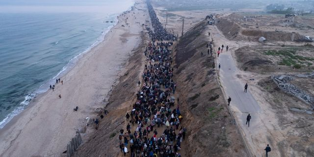 Επιστρέφουν οι εκτοπισμένοι Παλαιστίνιοι στη βόρεια Γάζα