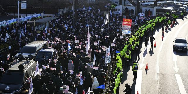 Φιάσκο 6 ωρών στη Νότια Κορέα – Πώς γλίτωσε τη σύλληψη ο πρόεδρος