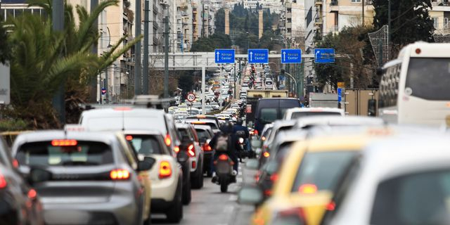 Κίνηση στους δρόμους: Χάος σε Αττική Οδό, Κηφισό και Κηφισίας – LIVE ΧΑΡΤΗΣ