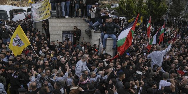 Το Ισραήλ απελευθέρωσε 200 Παλαιστίνιους κρατούμενους – Θερμή υποδοχή στη Ραμάλα