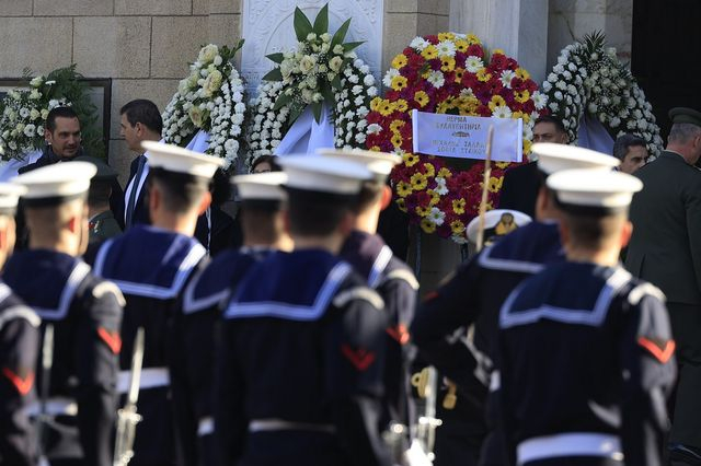 Στη Μητρόπολη η σορός του Κώστα Σημίτη: Το πρόγραμμα της τελετής – Ποιοι δρόμοι κλείνουν