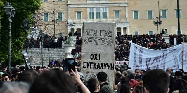 Οι πλατείες σμπαράλιασαν το 41%, Βατερλό στο σύστημα εξουσίας…