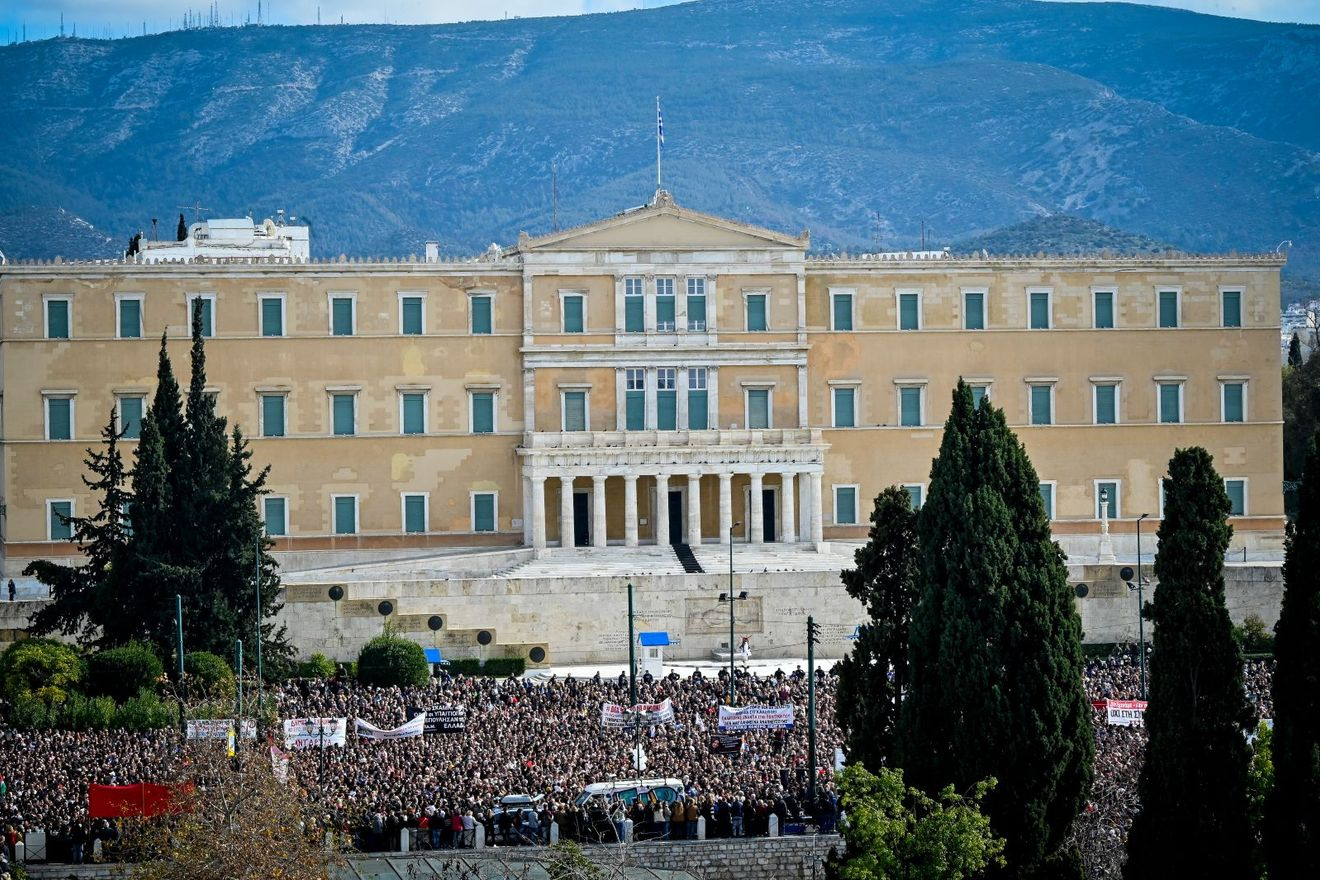 Τέμπη: Πώς η δύναμη των πολιτών ακύρωσε τη συγκάλυψη