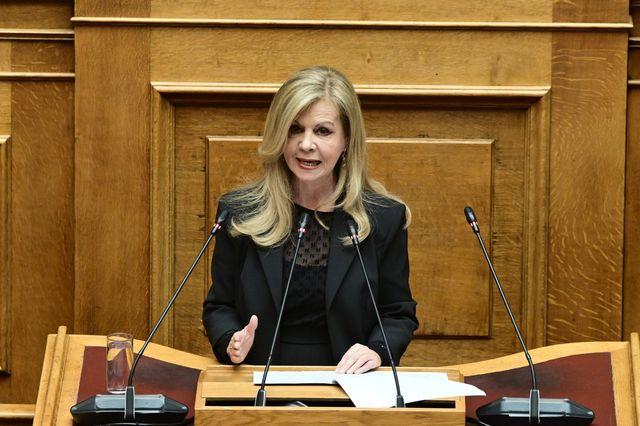 Τζούφη για Ωνάσεια Σχολεία: Η κυβέρνηση εντείνει τις ανισότητες