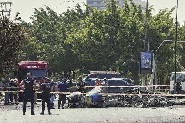 Βραζιλία: Αεροπλάνο έπεσε σε οχήματα σε λεωφόρο του Σάο Πάολο – Δύο νεκροί