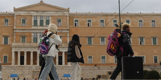 Στιγμιότυπο από την Αθήνα με χαμηλές θερμοκρασίες