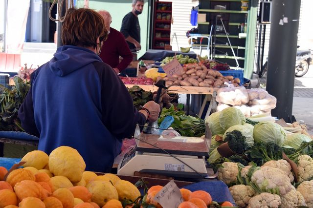 ΓΣΕΒΕΕ: Το 60% των νοικοκυριών δυσκολεύεται να “βγάλει” το μήνα