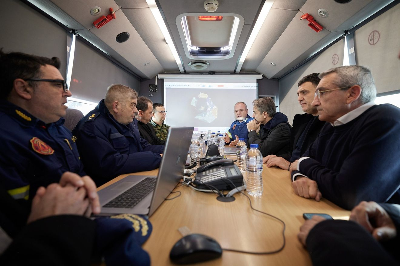 Αιχμές Μητσοτάκη κατά όσων προβλέπουν μεγάλο σεισμό στη Σαντορίνη