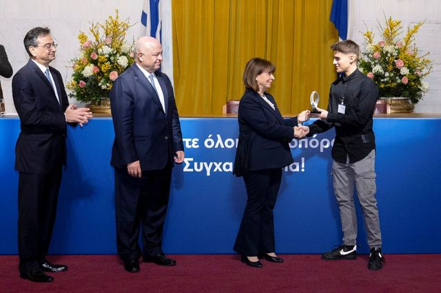 Μπροστά για την Παιδεία: Εκδήλωση βράβευσης «Οι Πρώτοι των Πρώτων»