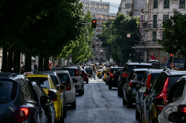 Κυκλοφορία οχημάτων στην Αθήνα (φωτογραφία αρχείου)