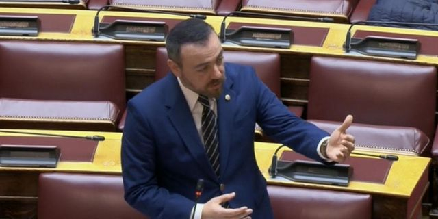 Φ. Παρασύρης: Η κυβέρνηση σέρνεται πίσω από το ΠΑΣΟΚ