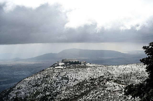 Κλειστή η Λεωφόρος Πάρνηθας στο ύψος του τελεφερίκ λόγω παγετού