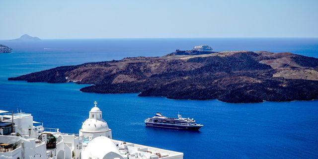 Η σεισμική ακολουθία στη Σαντορίνη βάζει “στον πάγο” το Τέλος Κρουαζιέρας