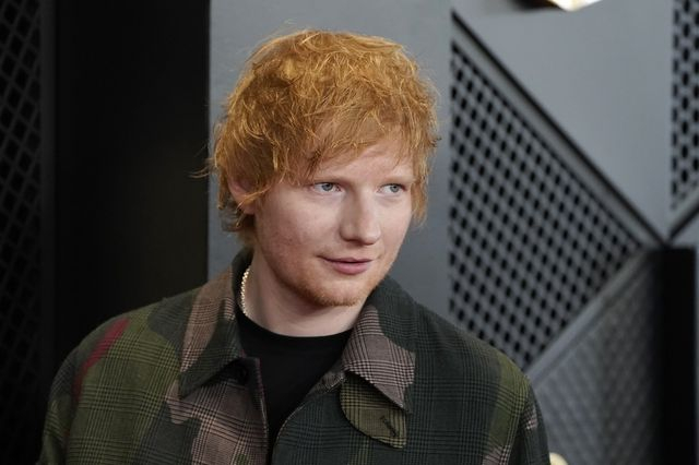 Ed Sheeran: Τραγουδούσε σε δρόμο της Ινδίας και τον σταμάτησε η αστυνομία