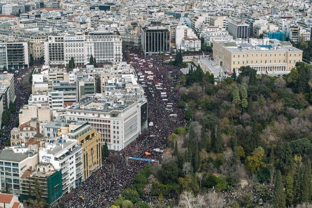 Τέμπη: Η μεγαλειώδης συγκέντρωση στο Σύνταγμα σε φωτογραφίες