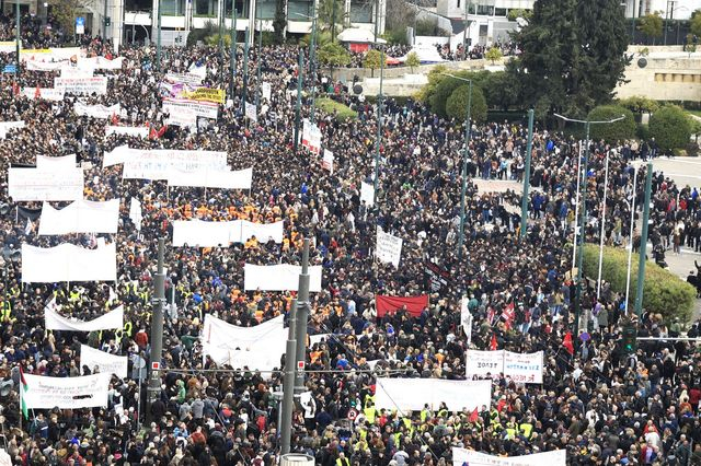 Η κραυγή του κόσμου σε μια χώρα λείψανο