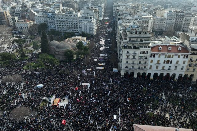 Ασύλληπτο στιγμιότυπο από τη Θεσσαλονίκη στην πορεία για τα Τέμπη