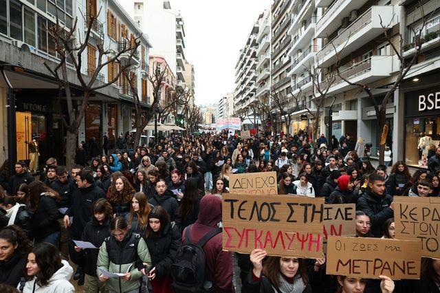 Θεσσαλονίκη: Επιχειρήσεις ζητούν από εργαζόμενους υπεύθυνη δήλωση για το συλλαλητήριο των Τεμπών