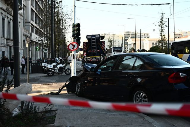 Νέο Ψυχικό: Σοβαρό τροχαίο με έναν νεκρό και τέσσερις τραυματίες