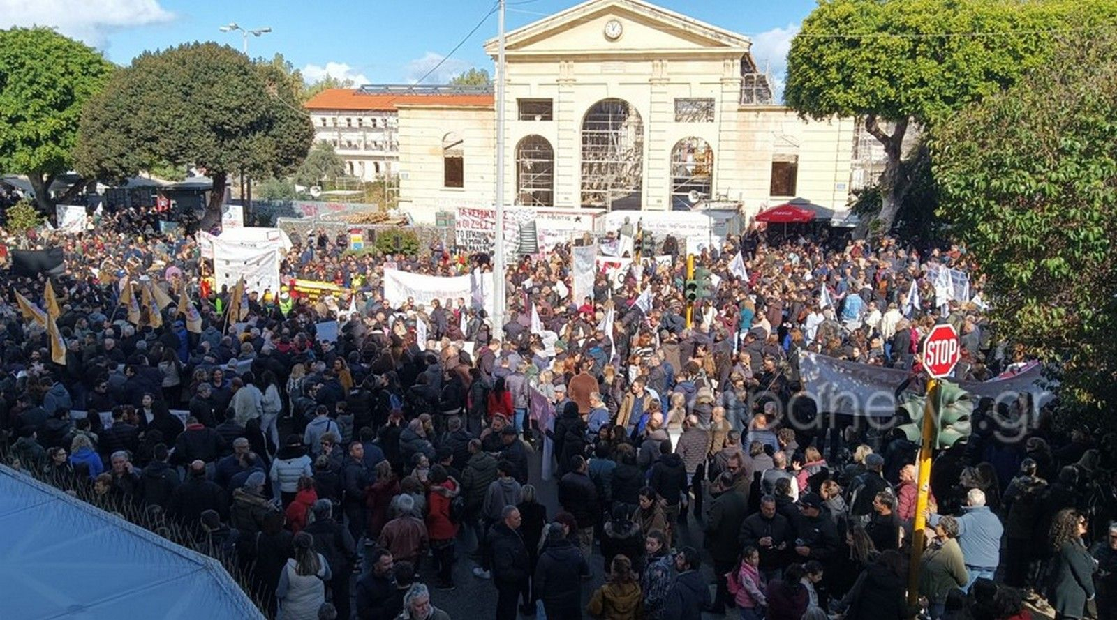 Πρωτοφανείς εικόνες στα Χανιά για τα Τέμπη