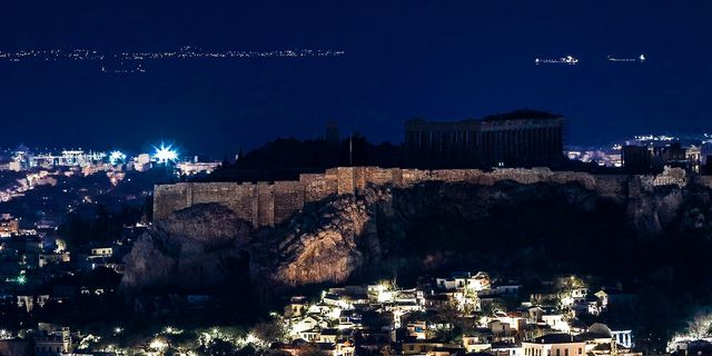 Η Ακρόπολη με σβηστά φώτα για την Ώρα της Γης