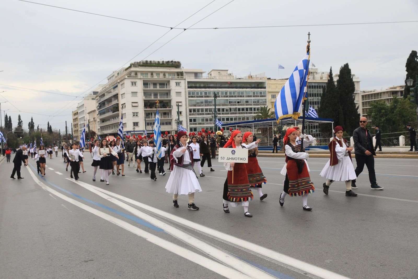 Παρέλαση μαθητών, σπουδαστών, προσκόπων και οδηγών μπροστά από το Μνημείο του Άγνωστου Στρατιώτη στην Αθήνα για την εθνική επέτειο της 25ης Μαρτίου στην Αθήνα, Δευτέρα 24 Μαρτίου 2025.