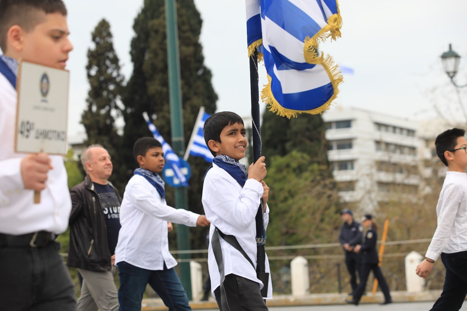 Παρέλαση μαθητών, σπουδαστών, προσκόπων και οδηγών μπροστά από το Μνημείο του Άγνωστου Στρατιώτη στην Αθήνα για την εθνική επέτειο της 25ης Μαρτίου στην Αθήνα, Δευτέρα 24 Μαρτίου 2025.