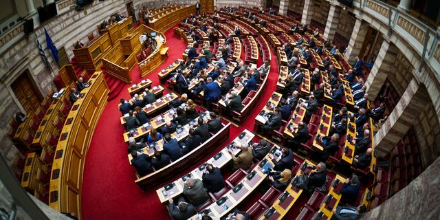 Απορρίφθηκε η πρόταση δυσπιστίας με 157 “όχι”