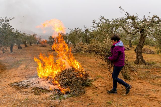 Απαγόρευση καύσης σε όλη τη χώρα λόγω επικίνδυνων καιρικών συνθηκών