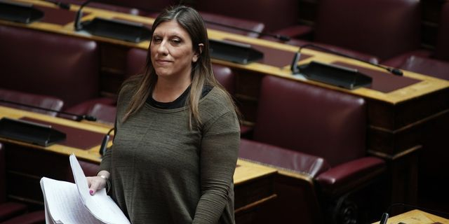 Η απέραντη ευτυχία της Ζωής Κωνσταντοπούλου