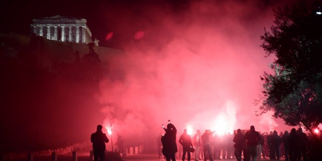 100 χρόνια Ολυμπιακός: Έγινε η νύχτα μέρα στον Πειραιά, οι συγκλονιστικές εικόνες από drone