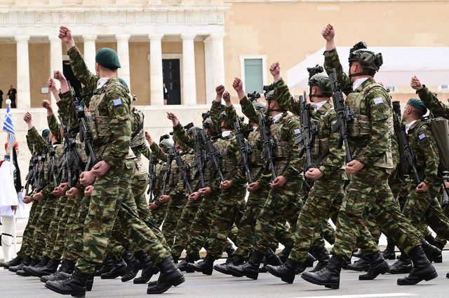 Στρατιωτική παρέλαση στην Αθήνα για την εθνική επέτειο της 25ης Μαρτίου 1821 (φωτογραφία αρχείου)