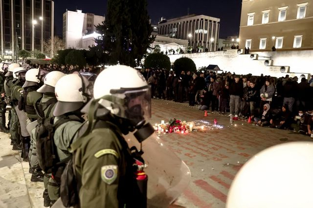 Τέμπη: Τα βίντεο της ντροπής – Άγρια καταστολή και τυχαίες προσαγωγές