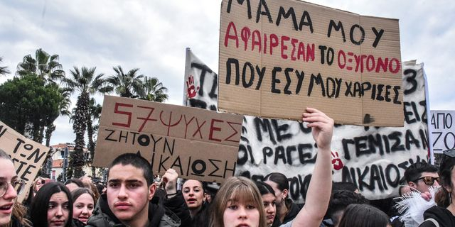 Απεργιακή συγκέντρωση στο Ναύπλιο για τη συμπλήρωση δύο χρόνων από το σιδηροδρομικό δυστύχημα των Τεμπών