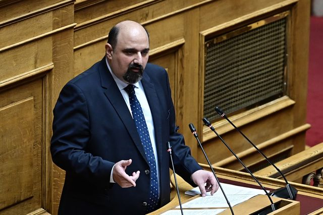 Τριαντόπουλος: “Δεν έχω τίποτα να φοβηθώ” – Παραιτήθηκε από τη θέση του Υφυπουργού