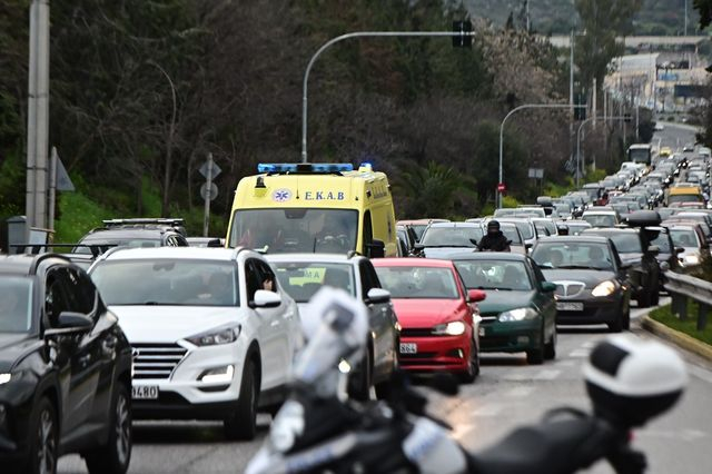 Τροχαίο στην Πειραιώς – Νεκρός οδηγός ταξί, σοβαρά τραυματισμένη η επιβάτιδα